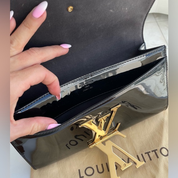 Louis Vuitton Vernis Louise Black Patent Leather Clutch - Picture 9 of 10